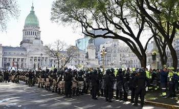 Máxima tensión en el Congreso: Prefectura tira gases a trabajadores del Garrahan | Senado