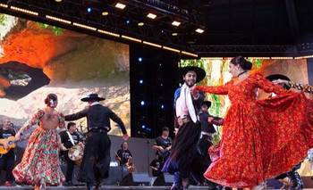La escapada perfecta para los amantes del folklore y la comida | Escapadas