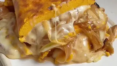 Roll de calabaza relleno de zapallo y queso. Roll de calabaza relleno de zapallo y queso.