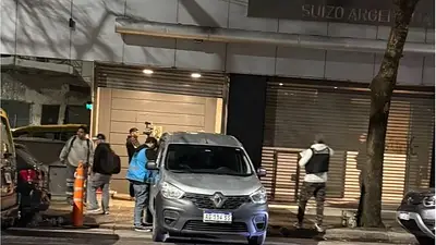 Dólares, celulares y máquina de contar billetes: qué se encontró en los allanamientos por el caso Spagnuolo Dólares, celulares y máquina de contar billetes: qué se encontró en los allanamientos por el caso Spagnuolo