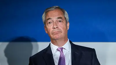 El británico Farage presenta un plan de "deportación masiva" de solicitantes de asilo El británico Farage presenta un plan de "deportación masiva" de solicitantes de asilo
