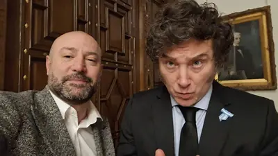 Así lo retrataron los grandes medio del mundo el escándalo por corrupción de Milei: "Fenómeno barrial" Así lo retrataron los grandes medio del mundo el escándalo por corrupción de Milei: "Fenómeno barrial"