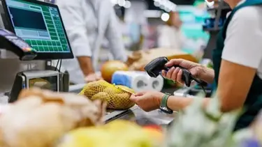 El empleo privado cayó 6 veces más que el público: hay más de 10 mil puestos menos