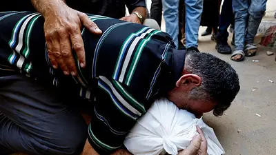 Israel bombardea los suburbios de Ciudad de Gaza y promete continuar la ofensiva Israel bombardea los suburbios de Ciudad de Gaza y promete continuar la ofensiva
