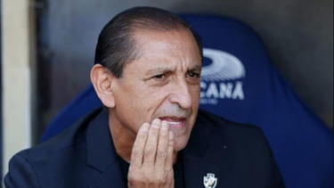 Chau Ramón Díaz: se fue de Olimpia después de siete partidos
