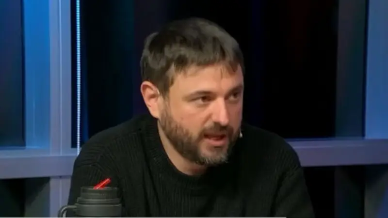 Entrevista a Juan Grabois en El Destape Radio. Juan Grabois con Roberto Navarro. Juan Grabois opina sobre la corrupción de Karina Milei. Entrevista a Juan Grabois en El Destape Radio. Juan Grabois con Roberto Navarro. Juan Grabois opina sobre la corrupción de Karina Milei.