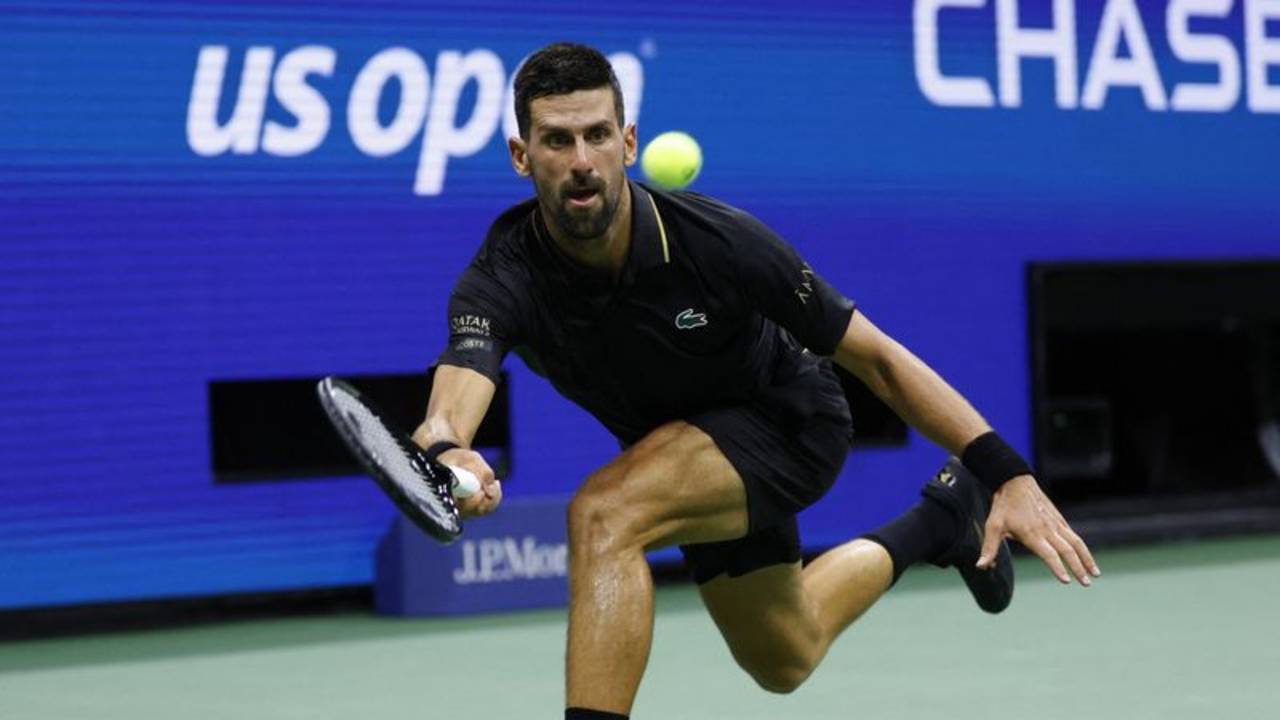 Djokovic supera a Tien y alcanza la segunda ronda del Abierto de EEUU
