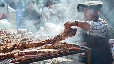 Escapada a 190 kilómetros de Buenos Aires: este es el pueblito que tiene la Fiesta del Asado Criollo