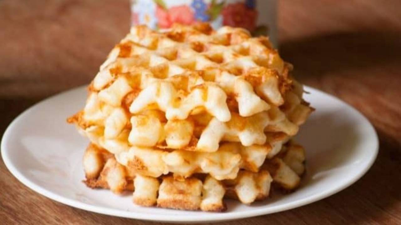 Receta de waffles de chipa. Cómo hacer waffles de chipa rápidos y fácil. Recetas rápidas y fáciles de meriendas saladas.