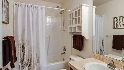 Cuál es la tendencia que llegó para reemplazar a las cortinas de baño. Beneficios de instalar una mampara en el baño para reemplazar la clásica cortina. Cuál es la tendencia que llegó para reemplazar a las cortinas de baño. Beneficios de instalar una mampara en el baño para reemplazar la clásica cortina.