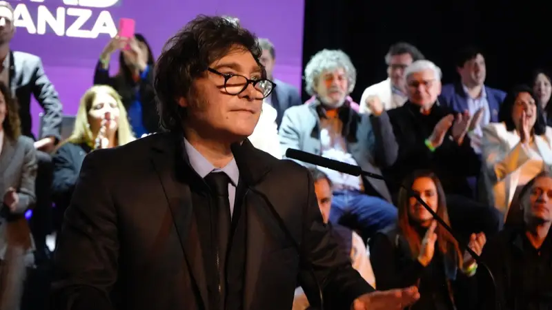 El Indice de Confianza en Milei cayó fuerte, especialmente entre los jóvenes