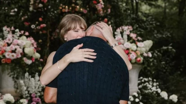 Se casa Taylor Swift: la cantante anunció su compromiso con Travis Kelce