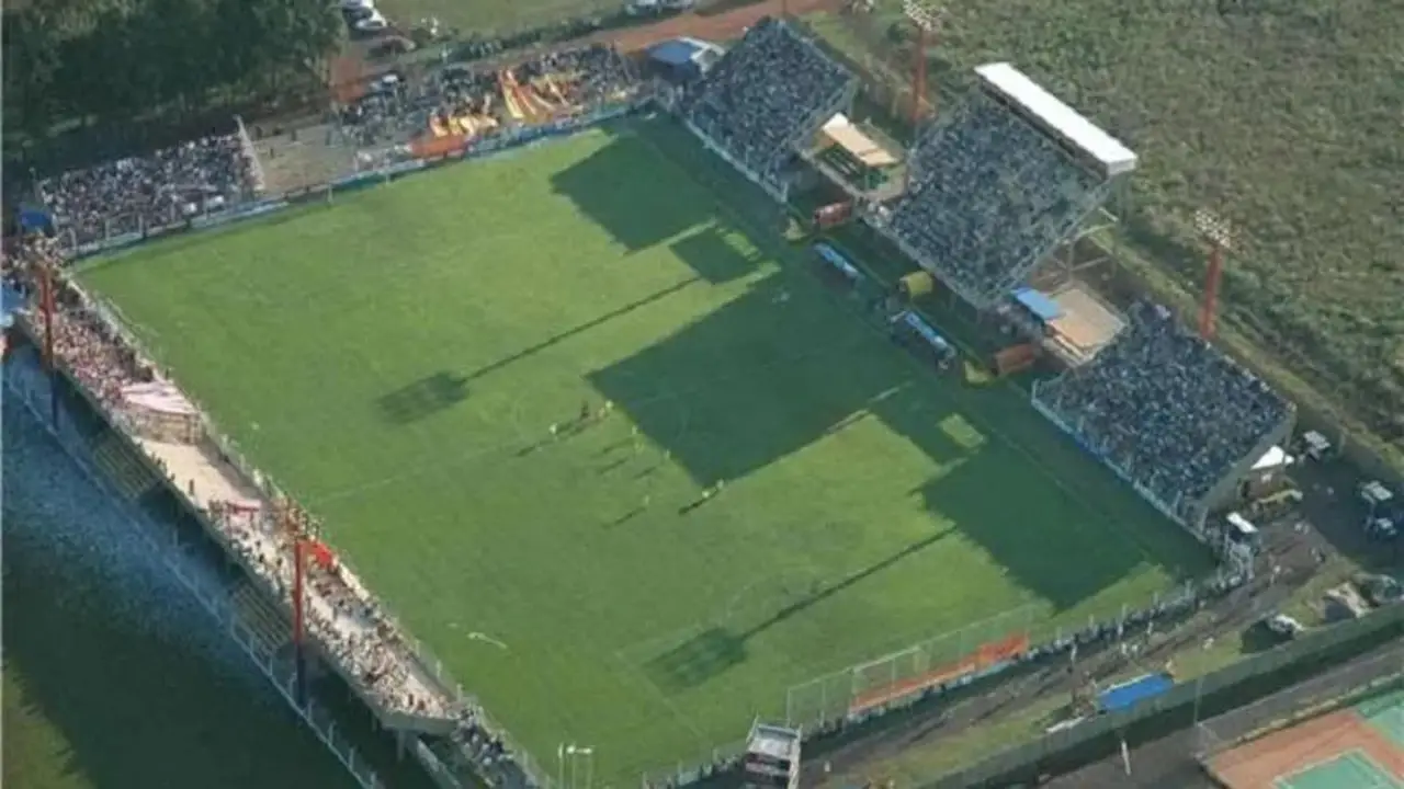 Está a 987 km de Buenos Aires y homenajea a un caudillo guaraní: así es el estadio de un histórico club del fútbol argentino