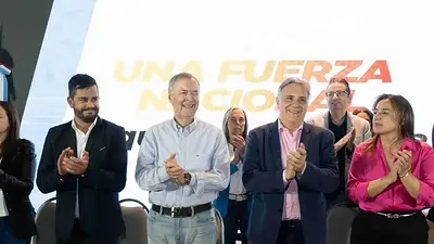 En un acto con intendentes de la UCR y el PRO, Schiaretti apuntó contra Milei: "Ajuste a los hachazos" En un acto con intendentes de la UCR y el PRO, Schiaretti apuntó contra Milei: "Ajuste a los hachazos"