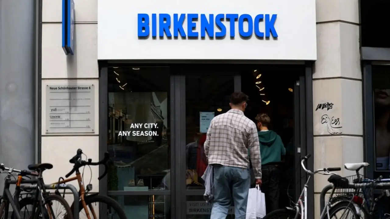 La confianza de los consumidores alemanes cae en septiembre ante la pérdida de empleo, según GfK