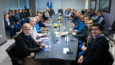 "Con unidad afianzaremos lo que logramos": Insfrán se mete en la campaña y reunió a intendentes de cara a octubre "Con unidad afianzaremos lo que logramos": Insfrán se mete en la campaña y reunió a intendentes de cara a octubre