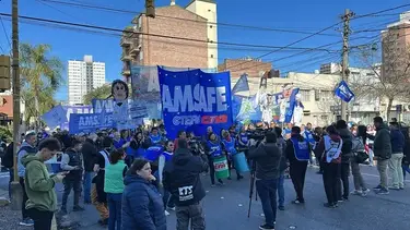 Docentes de Santa Fe marcharon contra las reformas de Pullaro: "Salarios dignos"