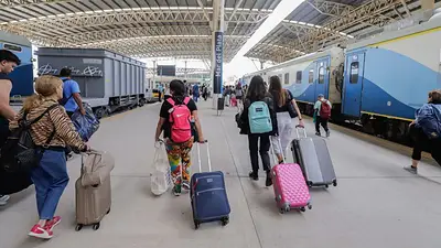 Avanza la obra de renovación de vías del tren hacia Mar del Plata Avanza la obra de renovación de vías del tren hacia Mar del Plata