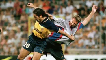 A qué jugador holandés le robó una cadenita Chipi Barijho en un partido de Boca vs. Barcelona