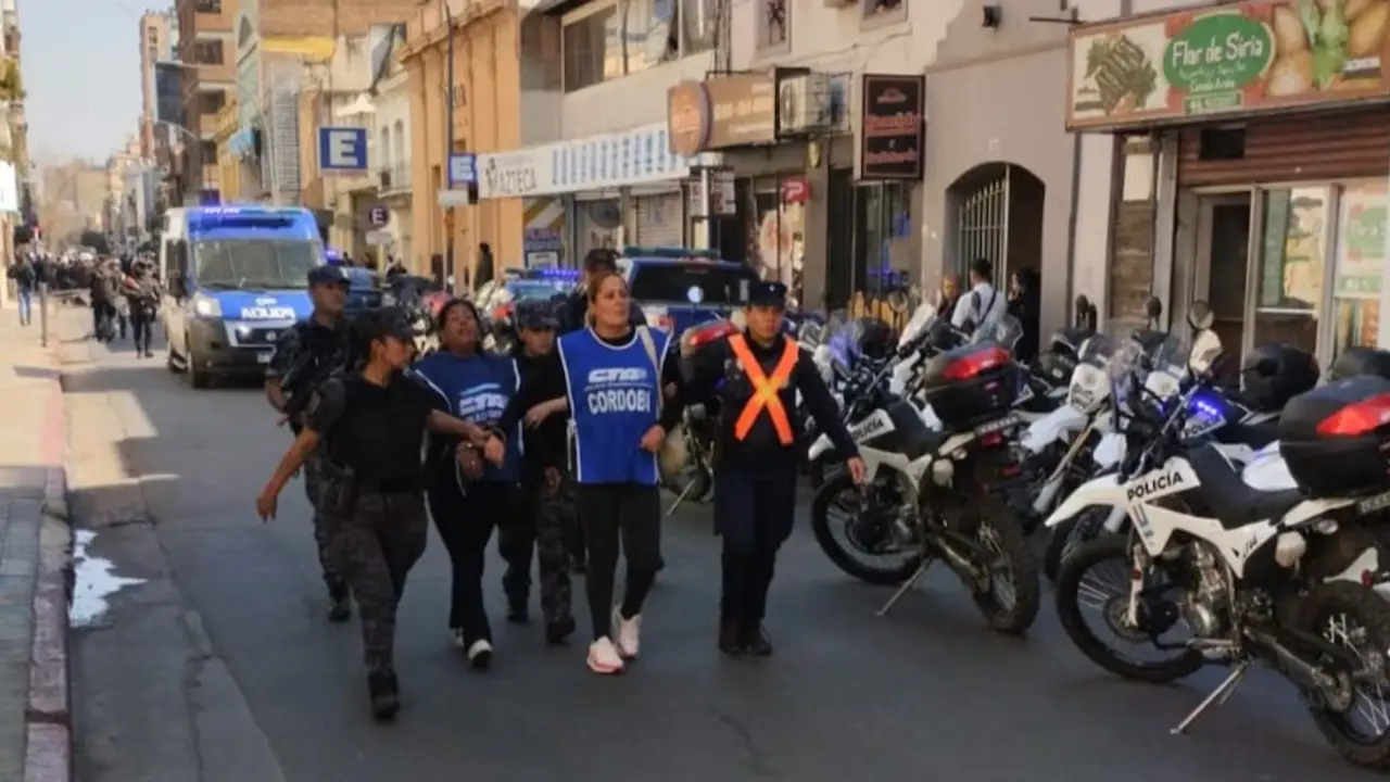 Detuvieron a 15 personas en una protesta en Ciudad de Córdoba