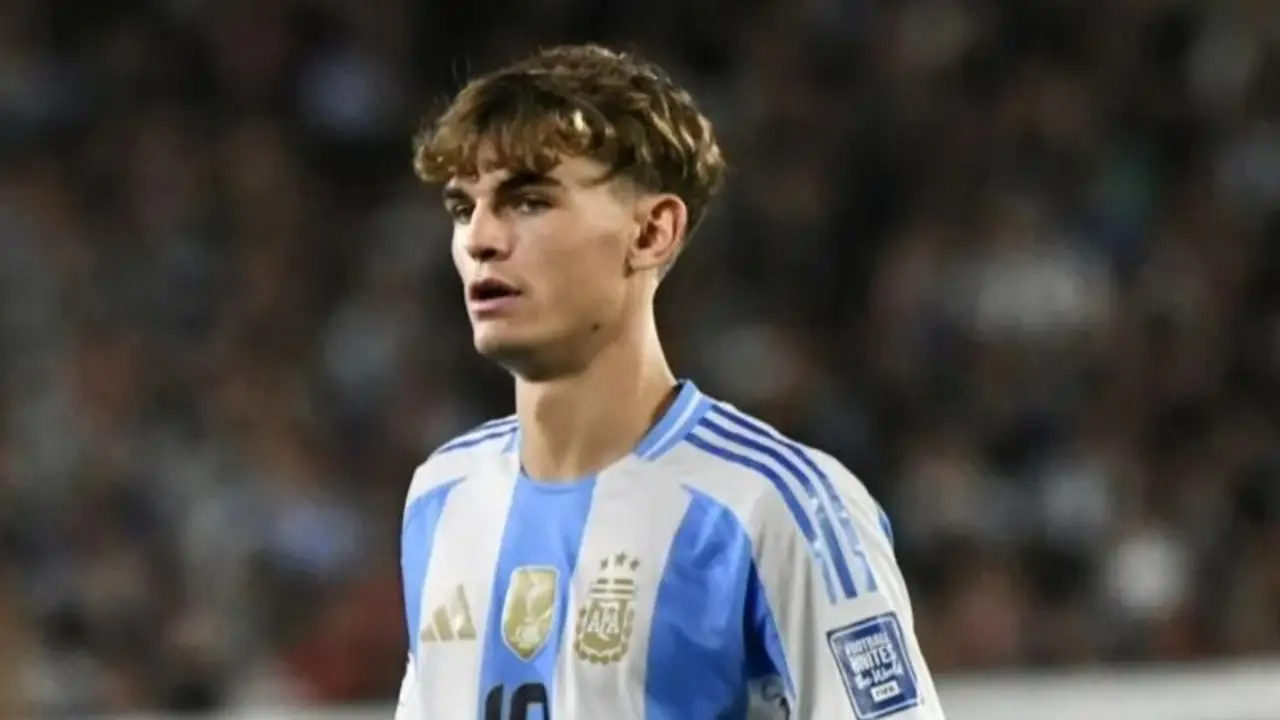 Nico Paz, Selección Argentina, Lionel Messi, Diego Maradona, Ángel Di María