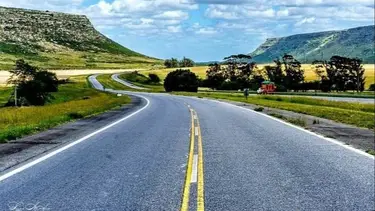 La ruta bonaerense que combina un viaje con paisaje de sierras antiguas y llanuras agrícolas