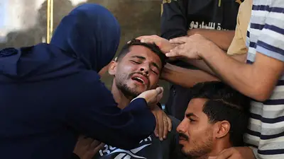 Israel bombardea las afueras de la ciudad de Gaza y acelera su ofensiva militar Israel bombardea las afueras de la ciudad de Gaza y acelera su ofensiva militar