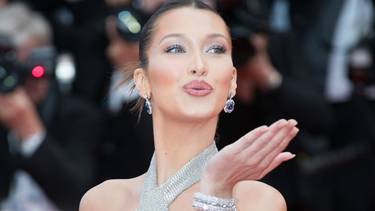Los 3 diseños de uñas en tendencia para esta primavera 2025 que te hacen ver limpia y elegante