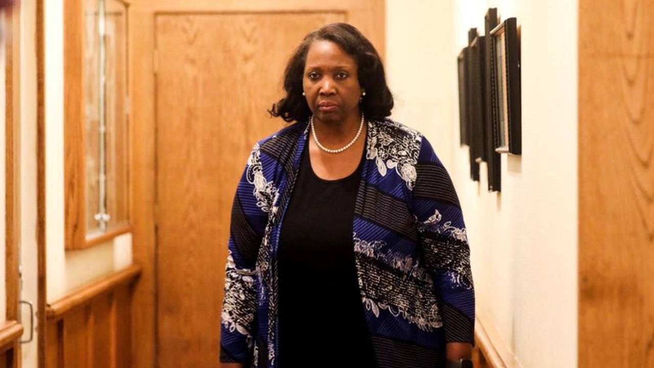 Una juez de EEUU sopesa recurso de la gobernadora de la Fed Cook contra su despido