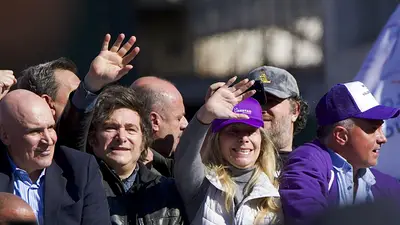Tras las fallidas caravanas, el Gobierno cambia de estrategia en Buenos Aires Tras las fallidas caravanas, el Gobierno cambia de estrategia en Buenos Aires