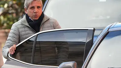 Caputo tuvo que salir a calmar a los mercados tras la derrota en PBA: “Nada va a cambiar” Caputo tuvo que salir a calmar a los mercados tras la derrota en PBA: “Nada va a cambiar”