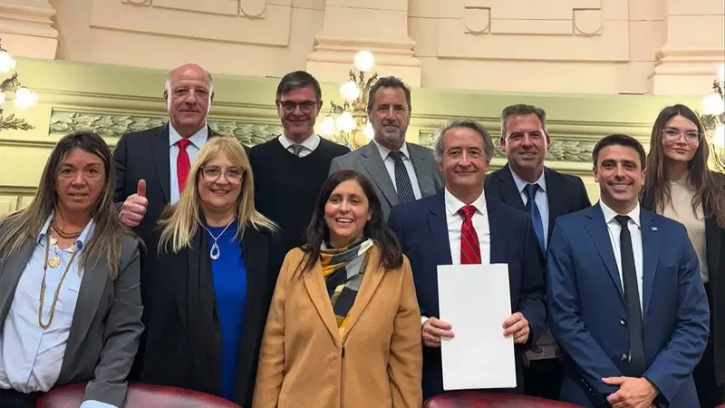 Revés de Milei a Pullaro: La Libertad Avanza pide suspender la reforma constitucional de Santa Fe