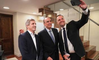 Caputo de salida y Francos al poder: las exigencias del Círculo Rojo para balizar a Milei | Crisis política