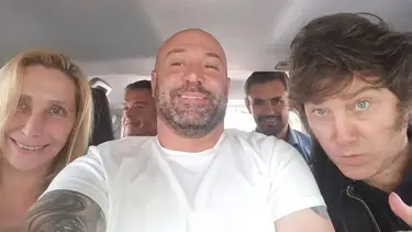 En San Lorenzo vs. Huracán se acordaron de los Milei por el Caso Spagnuolo: "3%"
