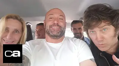 En San Lorenzo vs. Huracán se acordaron de los Milei por el Caso Spagnuolo: "3%" En San Lorenzo vs. Huracán se acordaron de los Milei por el Caso Spagnuolo: "3%"