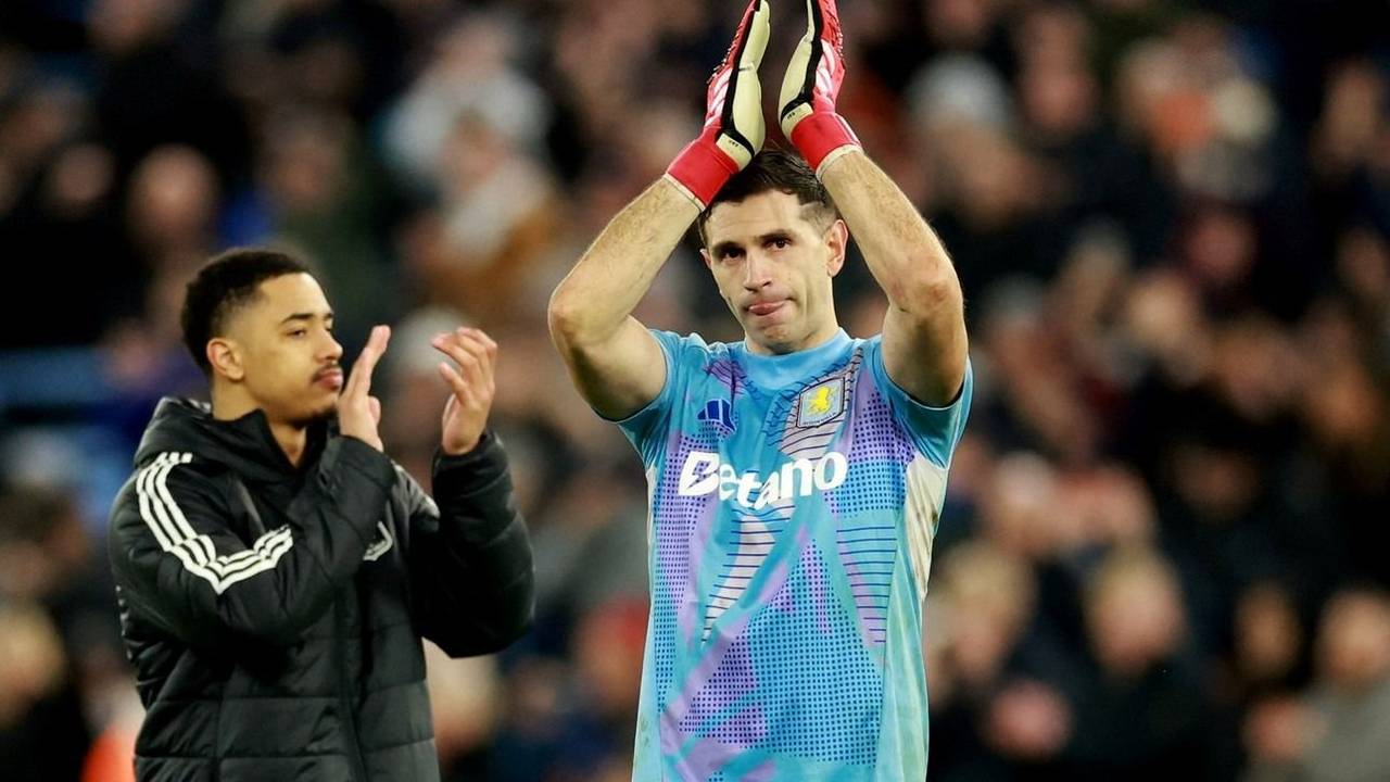 Dibu Martínez, Manchester United, Galatasaray, Icardi