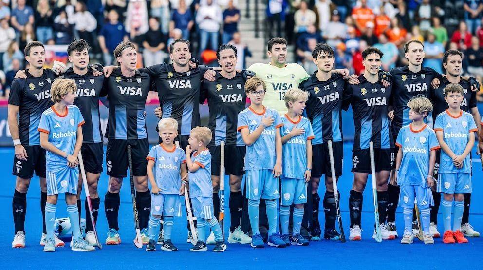 Los Leones vencieron a Inglaterra y sueñan en el Mundial de Hockey