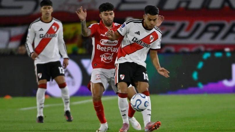 La formación de River vs. Independiente Santa Fe, con 3 vueltas clave para el futuro de Coudet