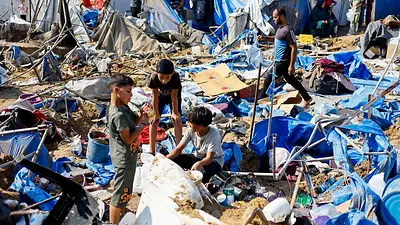 Ataques israelíes dejan dos muertos en Gaza y destruyen almacenes de medicamentos Ataques israelíes dejan dos muertos en Gaza y destruyen almacenes de medicamentos