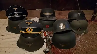 Secuestraron armas, explosivos y objetos nazis en la casa de un hombre de 89 años en Flores Secuestraron armas, explosivos y objetos nazis en la casa de un hombre de 89 años en Flores