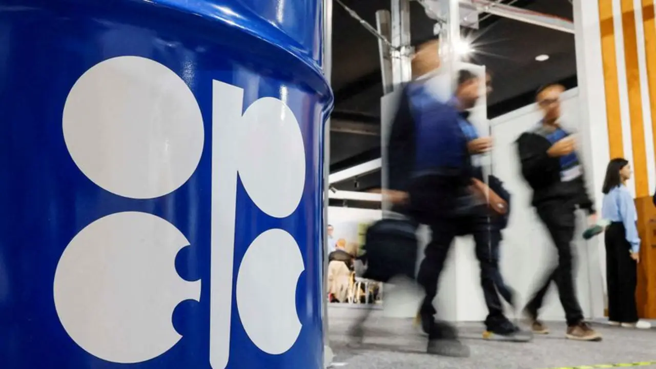 OPEP acuerda aumento de producción de crudo en septiembre, finaliza retiro de recortes voluntarios