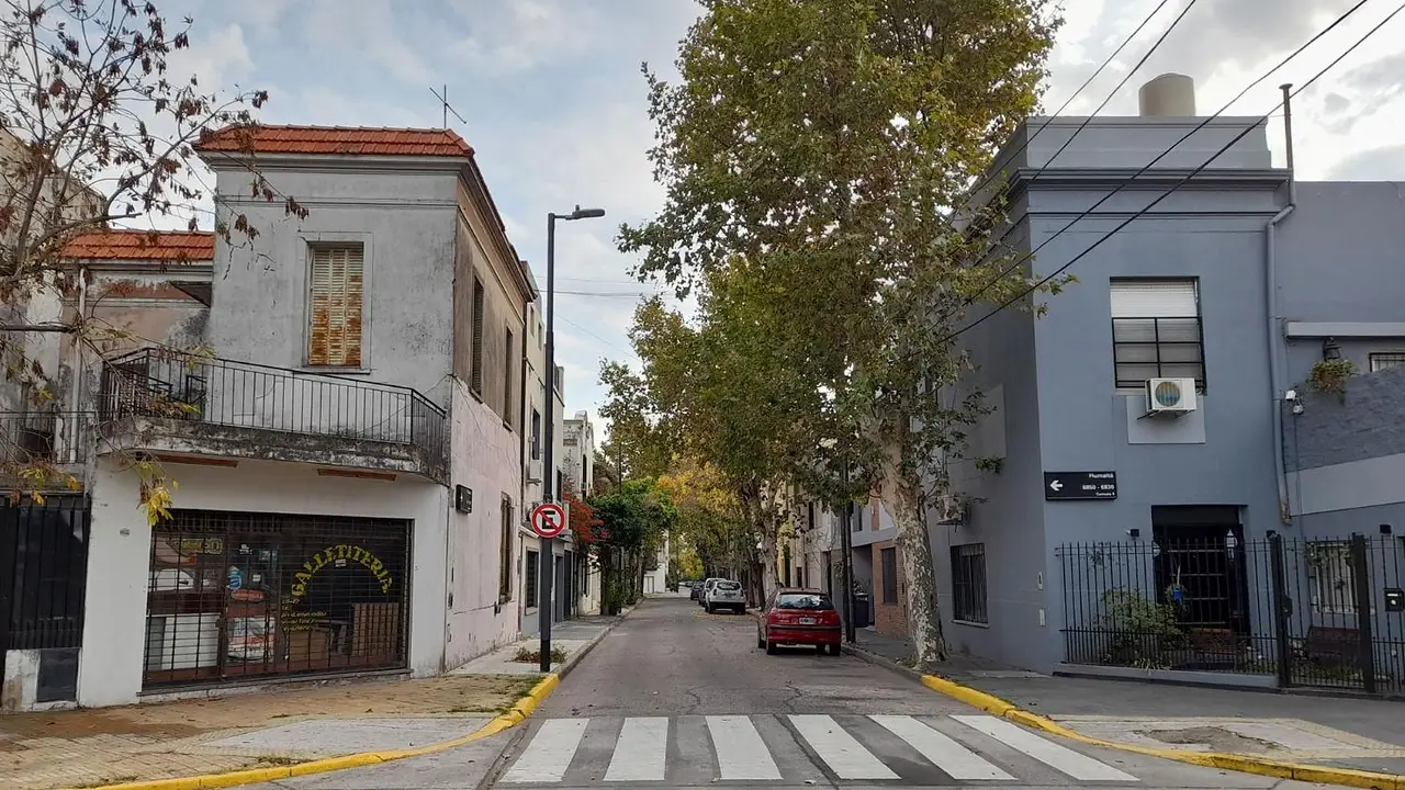 Mil Casitas, Liniers.