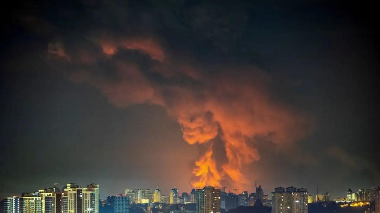 Ataques rusos en la región de Kiev causan 14 muertos y 27 heridos, según servicios de emergencia