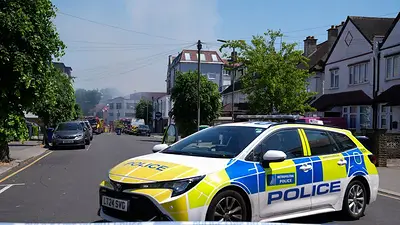 Cuatro personas son apuñaladas en aparente incidente relacionado con la salud mental en Londres Cuatro personas son apuñaladas en aparente incidente relacionado con la salud mental en Londres