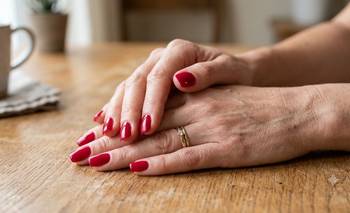Los 3 colores de uñas más chic y en tendencia para las +40 | Beauty