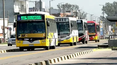 Crisis del transporte interurbano en Santa Fe: las tarifas aumentaron hasta un 1.400% desde que asumió Pullaro Crisis del transporte interurbano en Santa Fe: las tarifas aumentaron hasta un 1.400% desde que asumió Pullaro