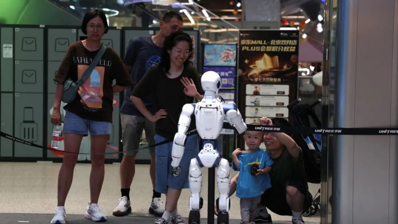 Fabricante chino de robots humanoides Unitree fija precio de salida a bolsa con valoración 9.000 millones dólares
