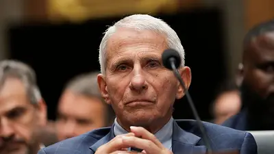 Comisión del Senado de EEUU vota a favor de declarar al doctor Fauci en desacato al Congreso Comisión del Senado de EEUU vota a favor de declarar al doctor Fauci en desacato al Congreso