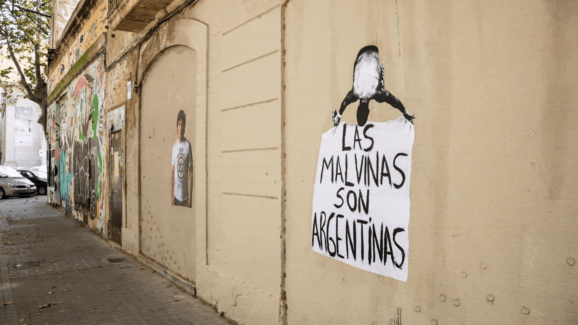 El mural sobre la bandera de Malvinas, y símbolo antimileísta, fue vandalizado en Barcelona:  "Pura ignorancia", remarcó su creador