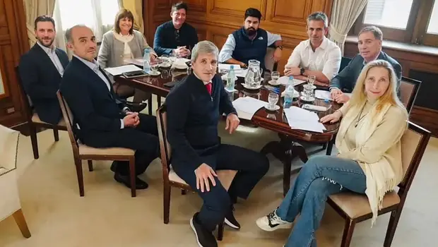 Karina y Santilli intentaron "domesticar" a Sturzenegger en una reunión tensa | Casa rosada 
